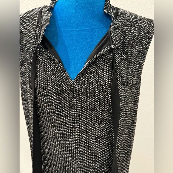 Elegant Black Gradient Skirt - Picture 3 of 6